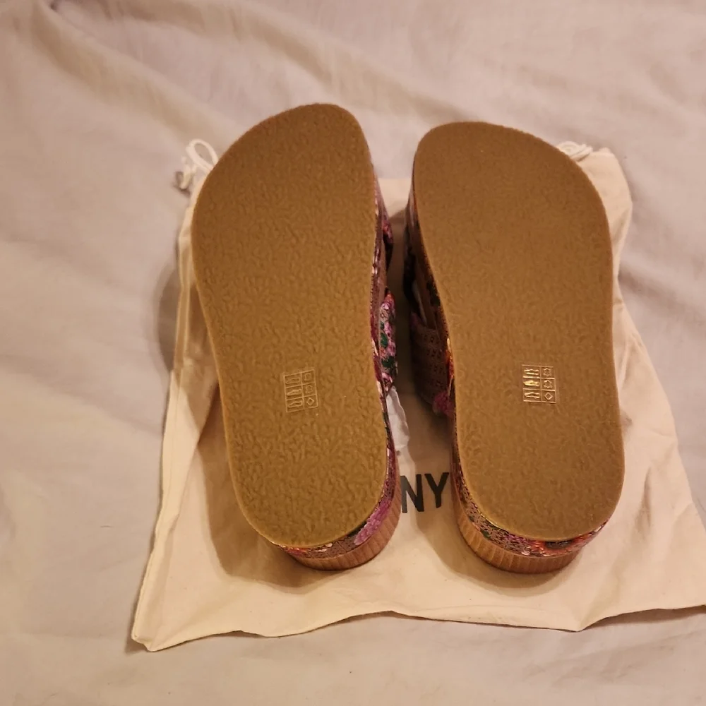 Johnny Was Sandals - Jenna X Band Sandal PRICE IS FIRM - Picture 2 of 4